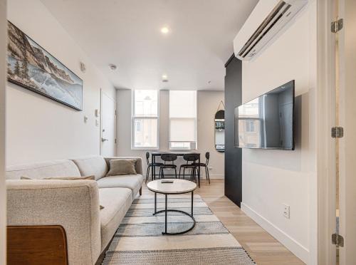 Shaughnessy Village Apartment | Stunning 2 Bedroom Downtown Montreal