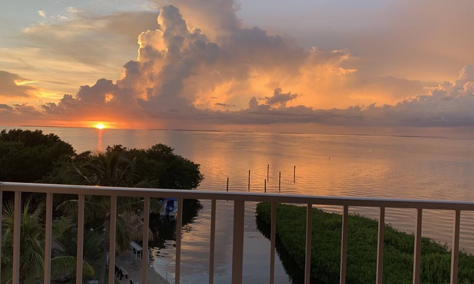 Islamorada Condo | Stunning 2-Bedroom with a million-dollar Bay View!