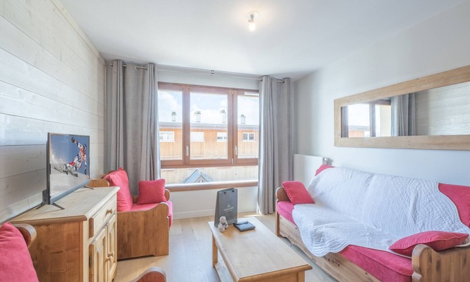 Viel-Alpe Apartment | Stunning 2-Room Apartment in Prime Alpe d'Huez Location, Near Ski Slopes and Amenities