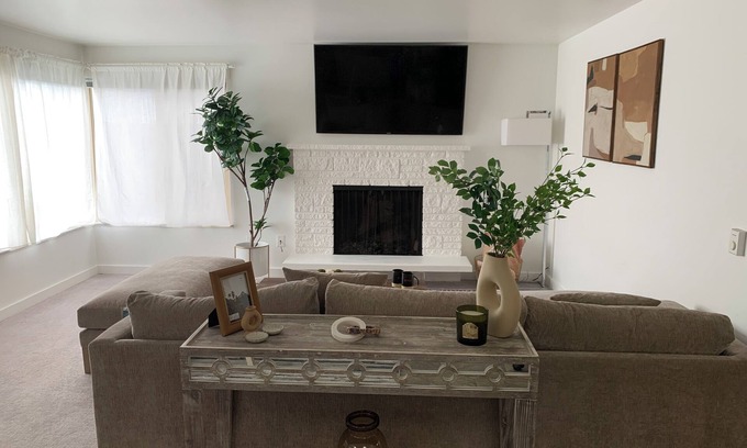 Mercer Island Apartment | Stunning 2Bd&1B in Mercer Island
