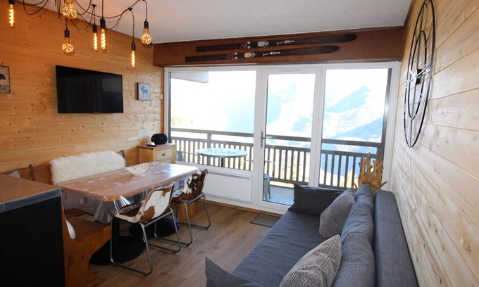 Auris Apartment | Stunning 3-room cabin apt for 6 at the foot of the slopes