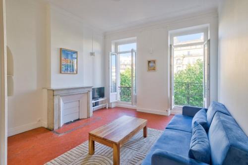 La Castellane Apartment | Stunning 3BR Flat near Vieux-Port