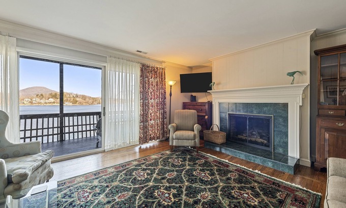 Lake Junaluska House | Stunning 3BR Retreat with Lake Views, Full Kitchen, Fireplace and Central A/C