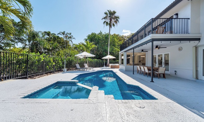 Delray Beach House | Stunning 4-Bedroom House, Private Pool, on Golf and 2 miles to the Delray Beach
