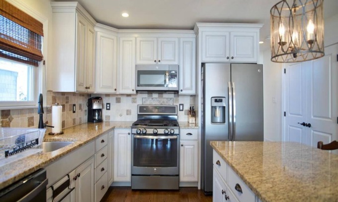 Townsend's Inlet House | Stunning 5 bedroom PLUS Bonus Room home in south end of Sea Isle City