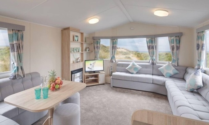 Skegness Ski Chalet | Stunning 6 Birth Caravan in Skegness, Herons Mead