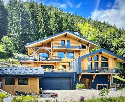 La Cote-d'Arbroz Apartment | Stunning apartment- mountain views near Morzine