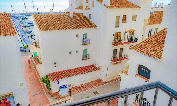 Puerto Banus Apartment | Stunning apartment in Marbella with 2 Bedrooms and WiFi