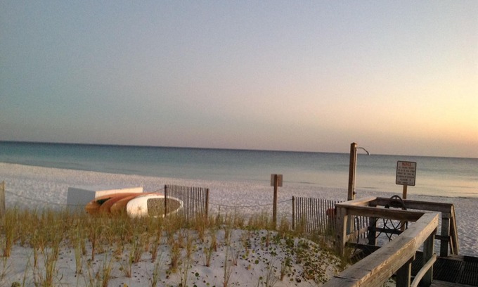 Fort Walton Beach Condo | Stunning Beachfront Condo – 1st Floor Walk-In, Walk-Out – Summer Place 104