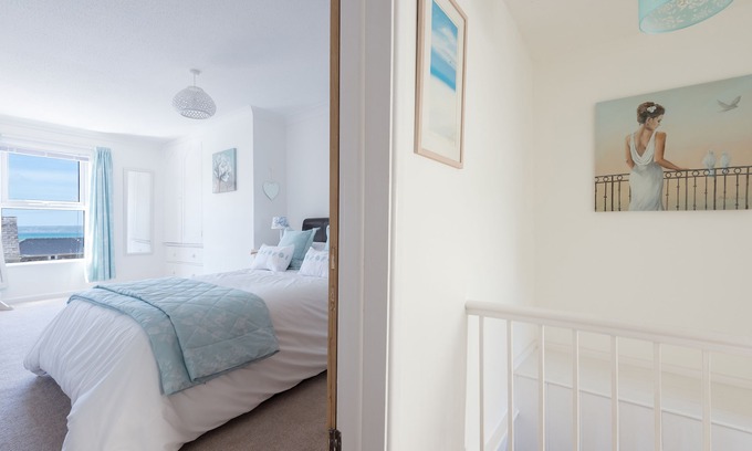 Marazion Cottage | Stunning Beautiful Beamed Cottage right opposite the Beach along with Sea Views