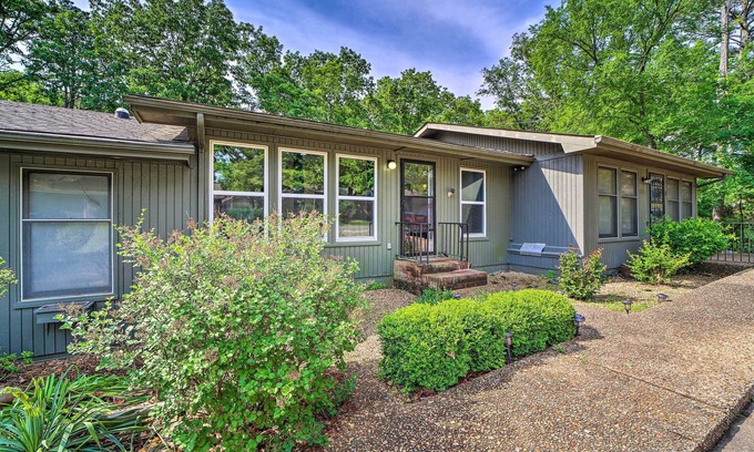 Bella Vista House | Stunning Bella Vista Retreat w/ Lake Access!