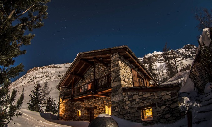 Val-d'Isere Ski Chalet | Stunning Chalet near Ski Lifts with Mountain Views, Sleeps up to 12