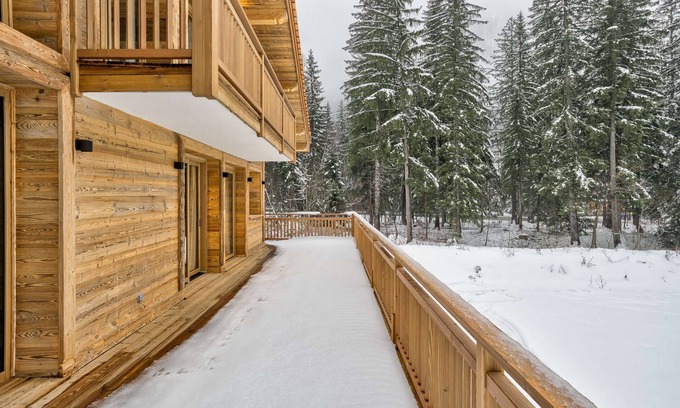 Chamonix-Mont-Blanc Ski Chalet | Stunning Chamonix Chalet with indoor pool