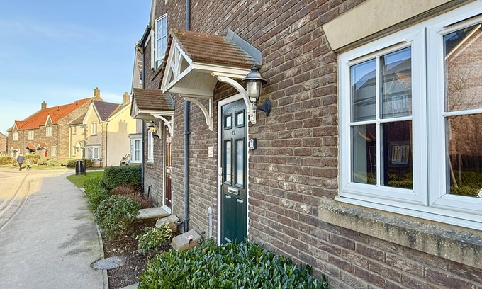 Filey Cottage | Stunning Coastal Cottage - Sleeping 6 in 3 Bedrooms - Pool and Beach Access Included.