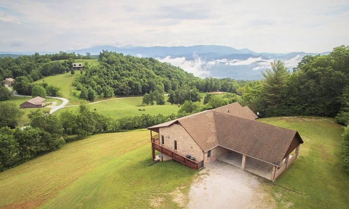 Banner Elk House | Stunning Expansive Mountain Views-5BR4BA ,19 Private Acres, Hot Tub, Pool Table
