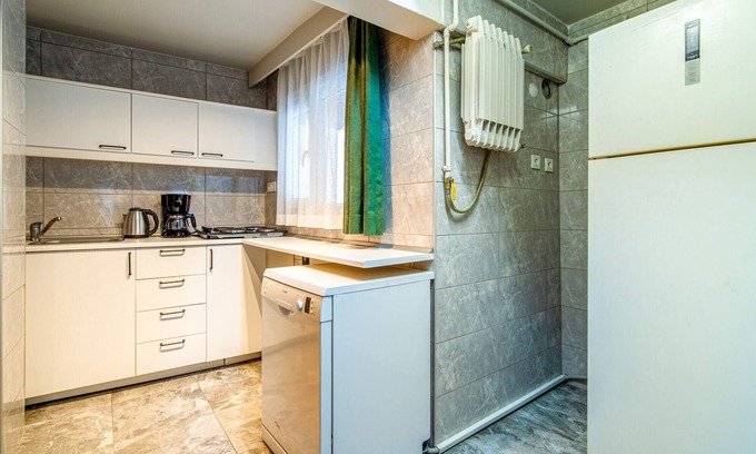 Nisantasi Apartment | Stunning Flat with Excellent Location in Tesvikiye