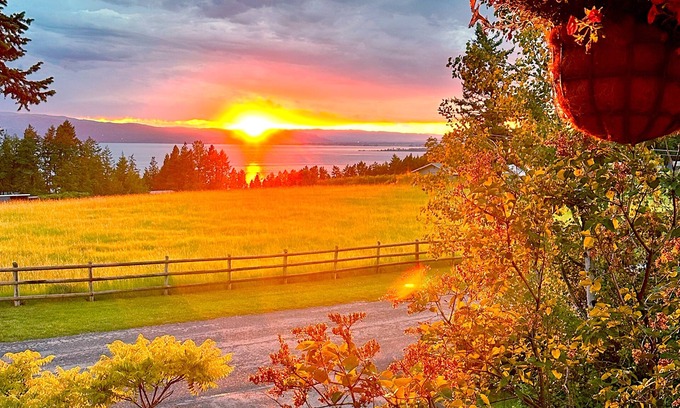 Bigfork House | Stunning Flathead Lake Views! 3-bedroom house in Bigfork w/private deck/firepit