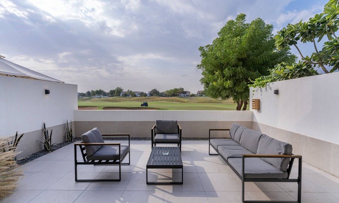 Dubai Villa | Stunning Golf Course View - 4 BR Townhouse at JGE