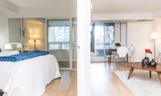 Yorkville Condo | Stunning High Rise Hotel Style 1 Bed Downtown Condo Best Location Amazing View