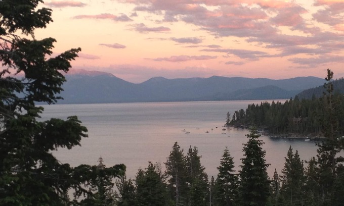 Tahoma House | Stunning high sierras and Lake Tahoe views!