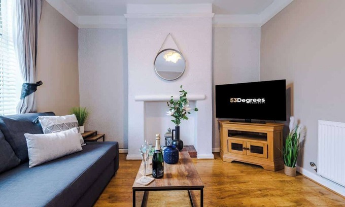 Chester House | Stunning Home, Amazing Location, Great For Groups!