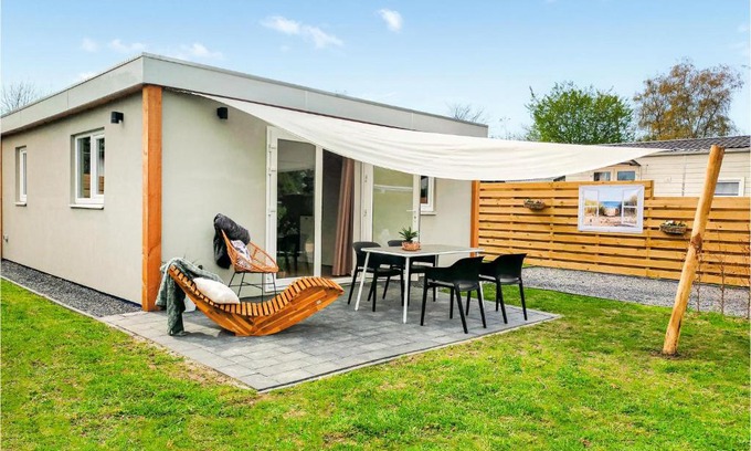 Heinkenszand House | Stunning Home In Heinkenszand With Wifi