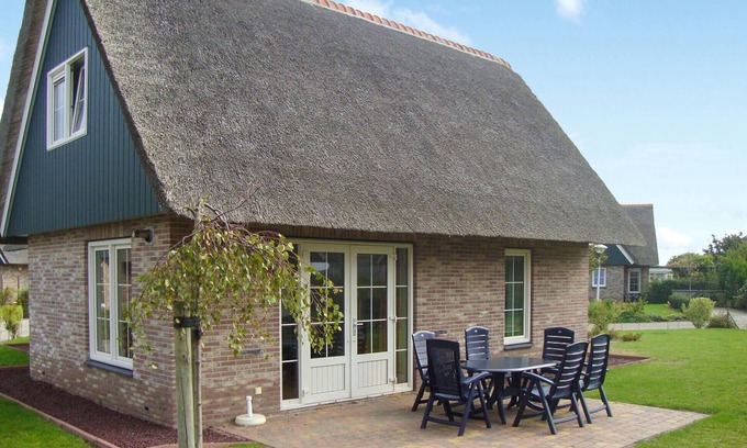 Makkum House | Stunning home in Makkum with WiFi