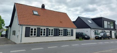Ronde House | Stunning Home In Rønde With 6 Bedrooms And Wifi