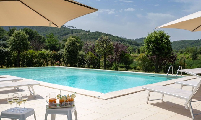 Castiglion Fiorentino House | Stunning private villa for 7 people with WIFI, private pool, TV, patio and pets allowed