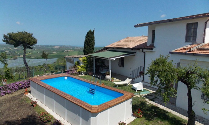 Montenero di Bisaccia House | Stunning private villa for 9 people with WIFI, private pool, TV, terrace and pets allowed