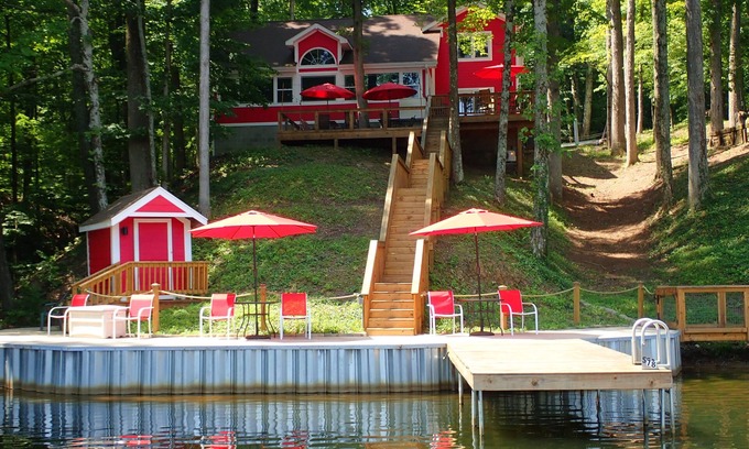 Princes Lakes House | STUNNING LAKEFRONT PROPERTY SURROUNDED BY BEAUTIFUL VIEWS. n