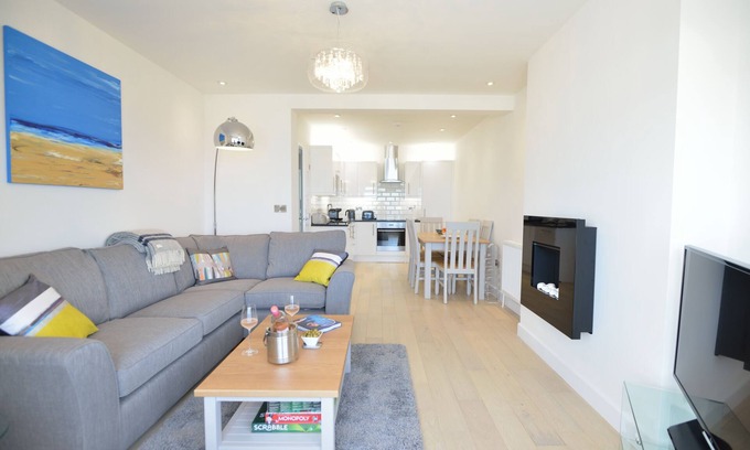 St Ives Apartment | Stunning Lower Deck apartment sleeping 6 on Porthmeor Beach, St Ives, Cornwall