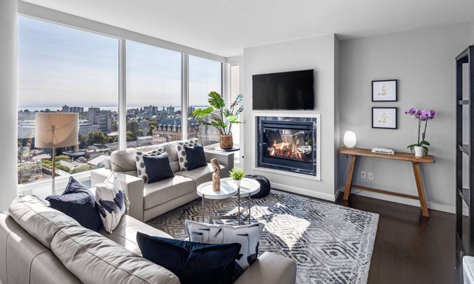 Downtown Victoria Condo | Stunning Luxury King Suite