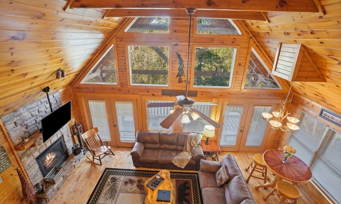 Hemlock Hills Apartment | Stunning Mountain Cabin w Hot tub