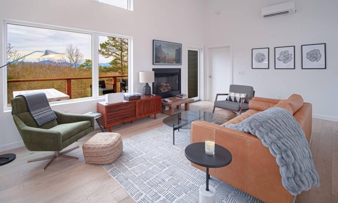 Young Harris House | Stunning mountain views/ EcoModMtn /Modern inspired architecture