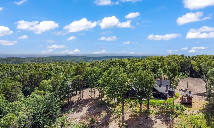 Ranger Cabin | Stunning Mtn Views + Hot Tub + Sauna + Game Room