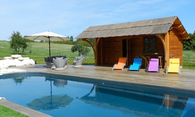 Monflanquin House | Stunning private villa for 8 guests with WIFI, private pool, TV, terrace and pets allowed