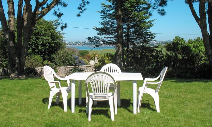 Saint-Pol-de-Leon House | Stunning private villa for 4 guests with WIFI, TV, terrace and pets allowed