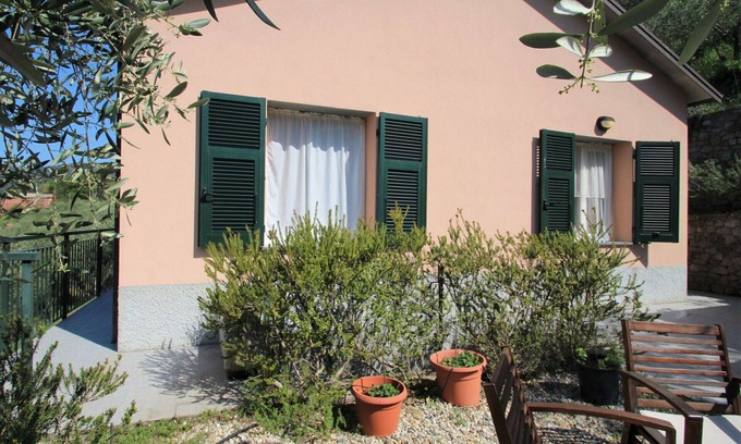 Sestri Levante House | Stunning private villa for 4 people with A/C, WIFI, TV and patio