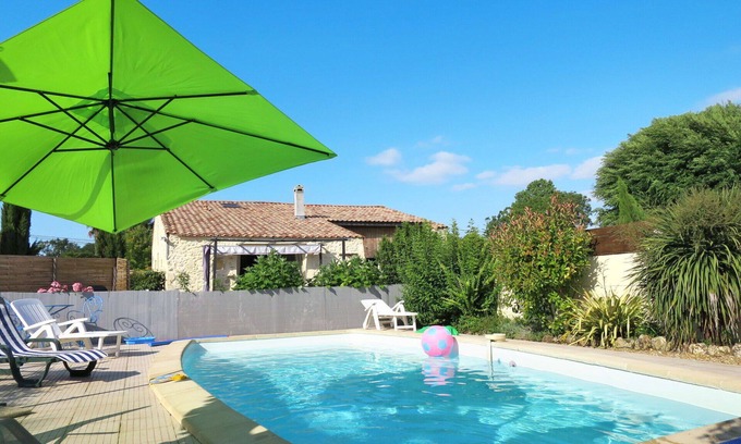 Cissac-Medoc House | Stunning private villa for 5 people with pool, WIFI, TV and terrace