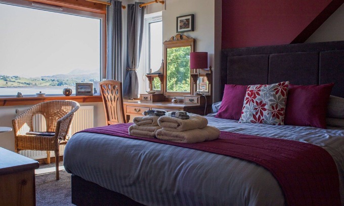 Achachork House | Stunning private villa for 6 people with WIFI, TV and patio