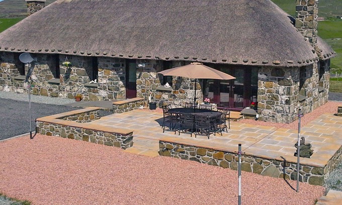 Uig House | Stunning private villa for 6 people with WIFI and TV