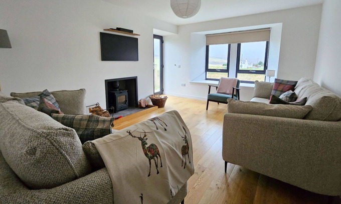 Achachork House | Stunning private villa for 8 guests with WIFI, TV and panoramic view