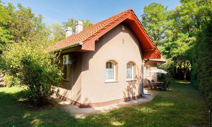 Balatonoszod House | Stunning private villa for 5 people with WIFI, A/C, TV and terrace