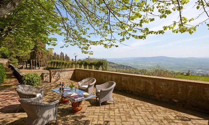 Montecatini Val di Cecina Villa | Stunning private villa for 20 guests with private pool, WIFI, TV, pets allowed and panoramic view