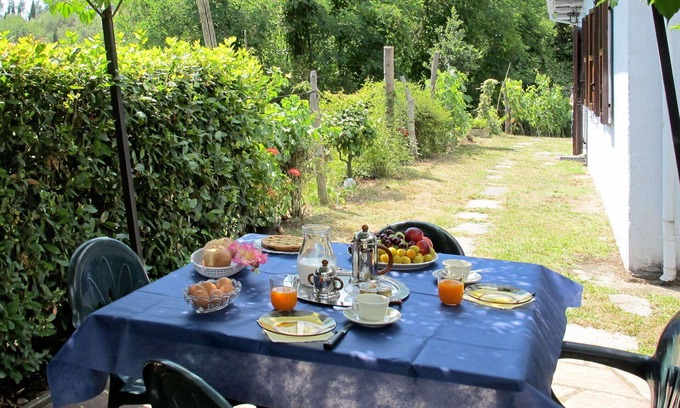 Montignoso House | Stunning private villa for 5 people with WIFI, TV and patio