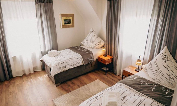 Hunerbach House | Stunning private villa for 6 guests with WIFI, TV and parking