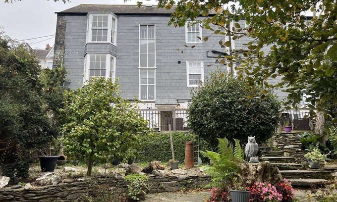 Mevagissey House | Stunning private villa for 14 guests with WIFI, TV and terrace