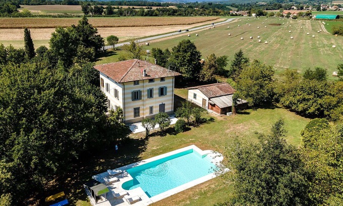 Scarperia e San Piero Villa | Stunning private villa for 16 guests with private pool, WIFI, TV, patio and pets allowed