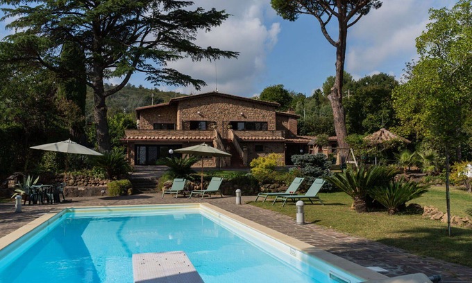 Lake Bracciano Villa | Stunning private villa for 8 people with private pool, A/C, WIFI, TV and terrace